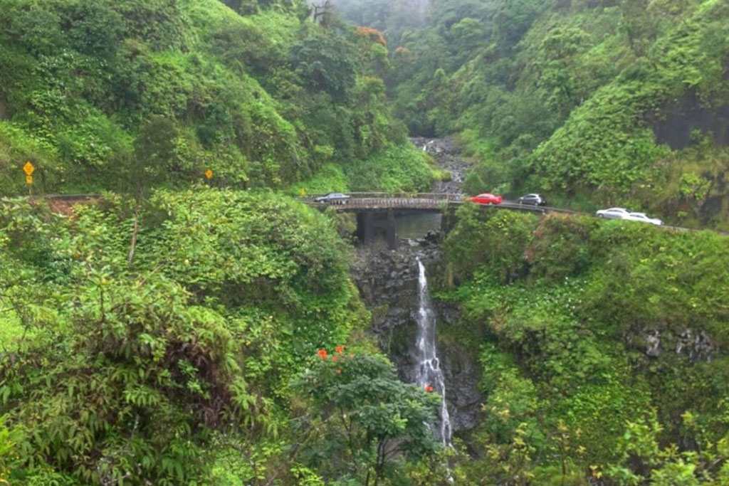 guide to driving on Maui
