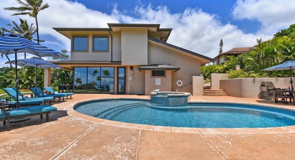 Hale Nui luxury vacation rental in West Mau