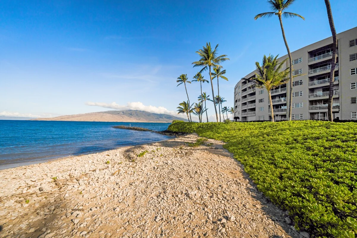 Menehune Shores Resort Exterior and oceanfront view